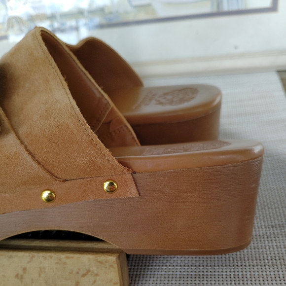 Vince Camuto "Canzenee" Cognac Brown Suede Mule Clogs. Size 10M. Gorgeous Clogs. - Picture 3 of 9